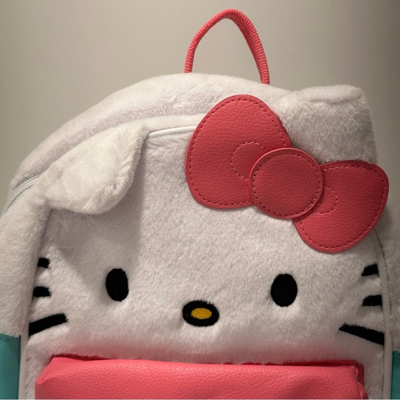 Hello Kitty Mini Backpack - Picture 2 of 10